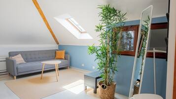 Classic Apartment, 1 Bedroom | Living area