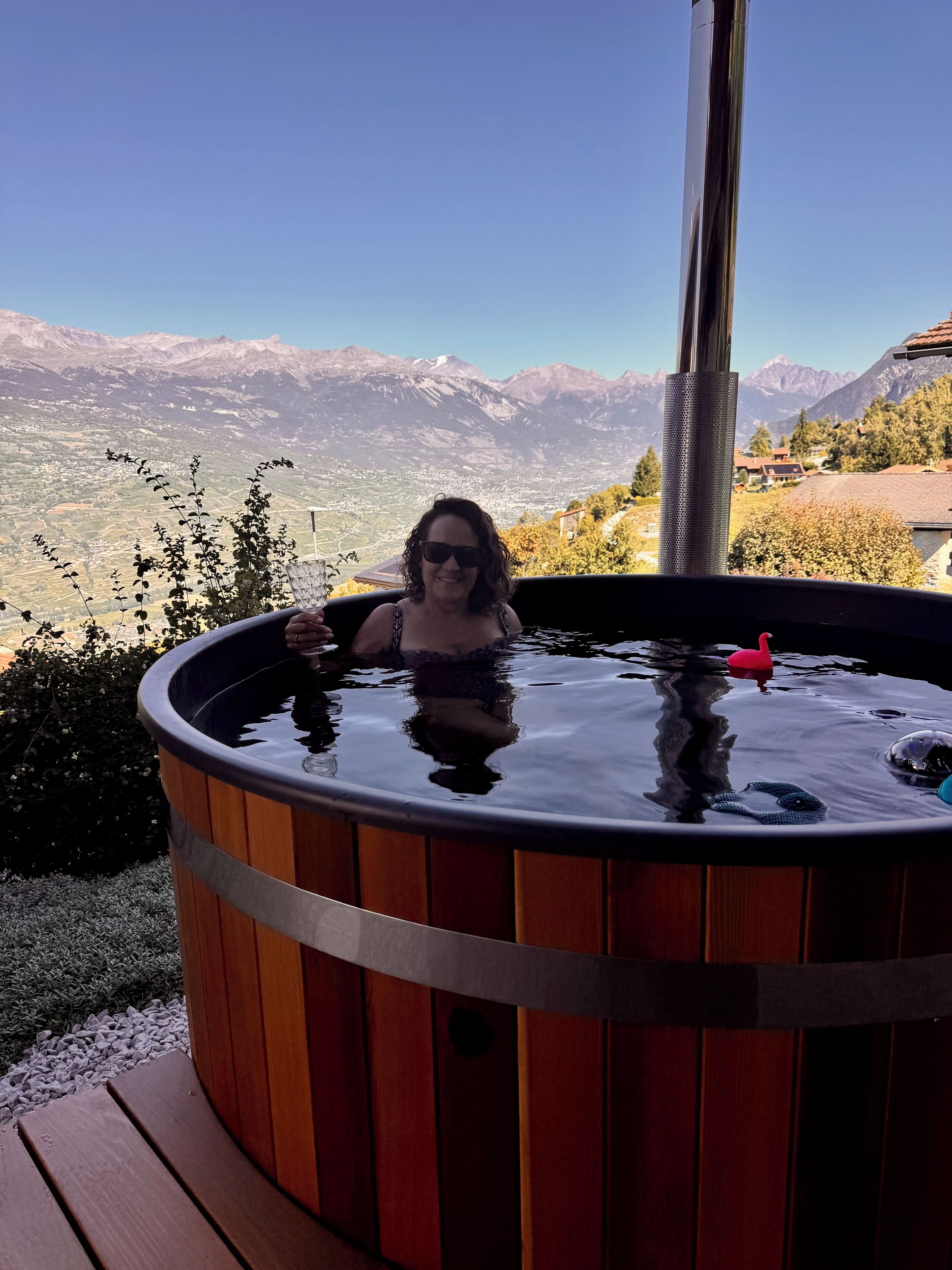 Outdoor spa tub