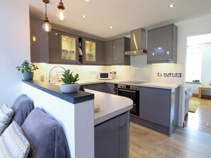 Kochgeschirr/Geschirr/Besteck