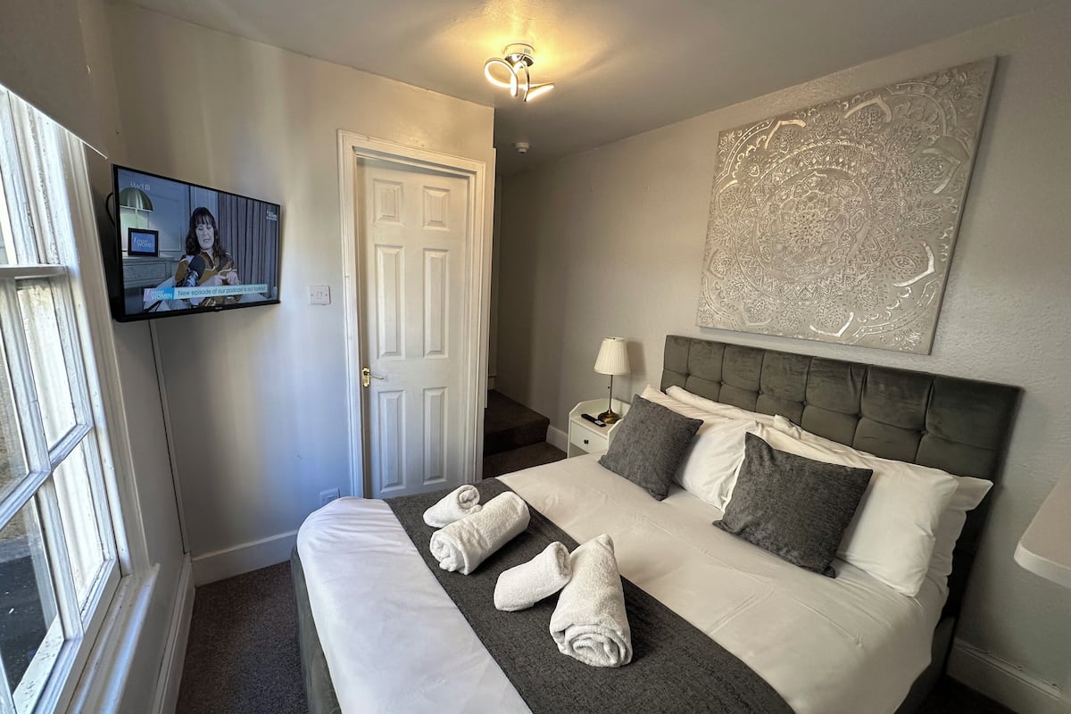 Standard Double Room, Courtyard View | Iron/ironing board, free WiFi