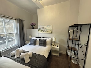 Standard Double Room, City View | Iron/ironing board, free WiFi