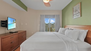 Superior Condo, Kitchen | Iron/ironing board, free WiFi, bed sheets
