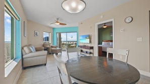 Superior Condo, Kitchen | Front of property