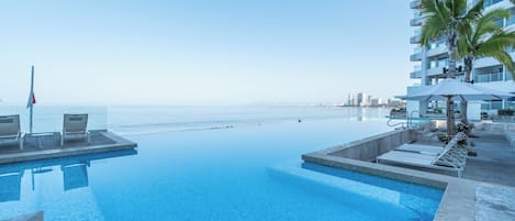 Piscine extérieure, piscine chauffée