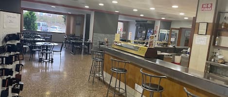 Bar (in der Unterkunft)