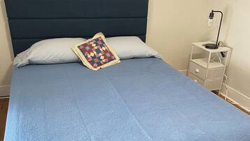 3 bedrooms, desk, free WiFi, bed sheets