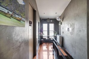 Unclassified image, 3 of 22, button