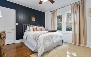 3 bedrooms, iron/ironing board, WiFi, bed sheets - Chic & Cozy North Chatt Getaway -1m to River (Chattanooga)