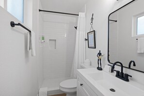 Shower, hair dryer, towels, soap - 80s Hideaway near Old Town w/ Heated pool! (Scottsdale)