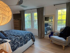 1 bedroom, in-room safe, WiFi, bed sheets
