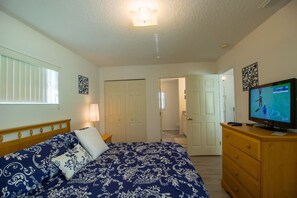 4 bedrooms, iron/ironing board, WiFi, bed sheets