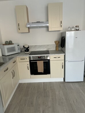 Private kitchen - Cosy apartment with balcony near Paris (Le Blanc-Mesnil)