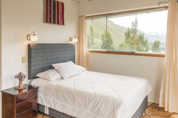 Superior dubbelrum - balkong - utsikt mot bergen | Skrivbord, arbetsyta för laptop och gratis wi-fi