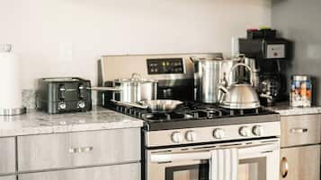 Mikrobølgeovn, ovn, kogeplade, opvaskemaskine