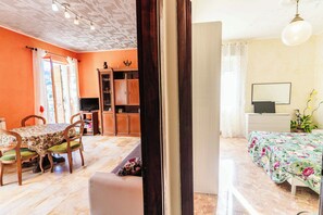 2 chambres, bureau, fer et planche à repasser, Wi-Fi