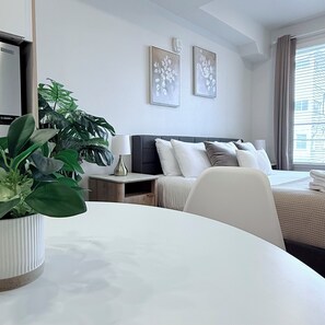 1 bedroom, desk, iron/ironing board, WiFi