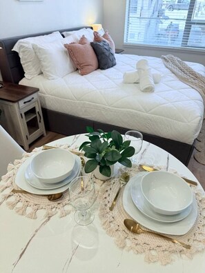 1 bedroom, desk, iron/ironing board, WiFi