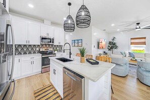 Casa (Multiple Bedrooms) | Parte interna