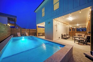 Casa (Multiple Bedrooms) | Parte interna