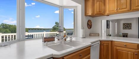 Frigorífic, microones, forn i placa de cuina