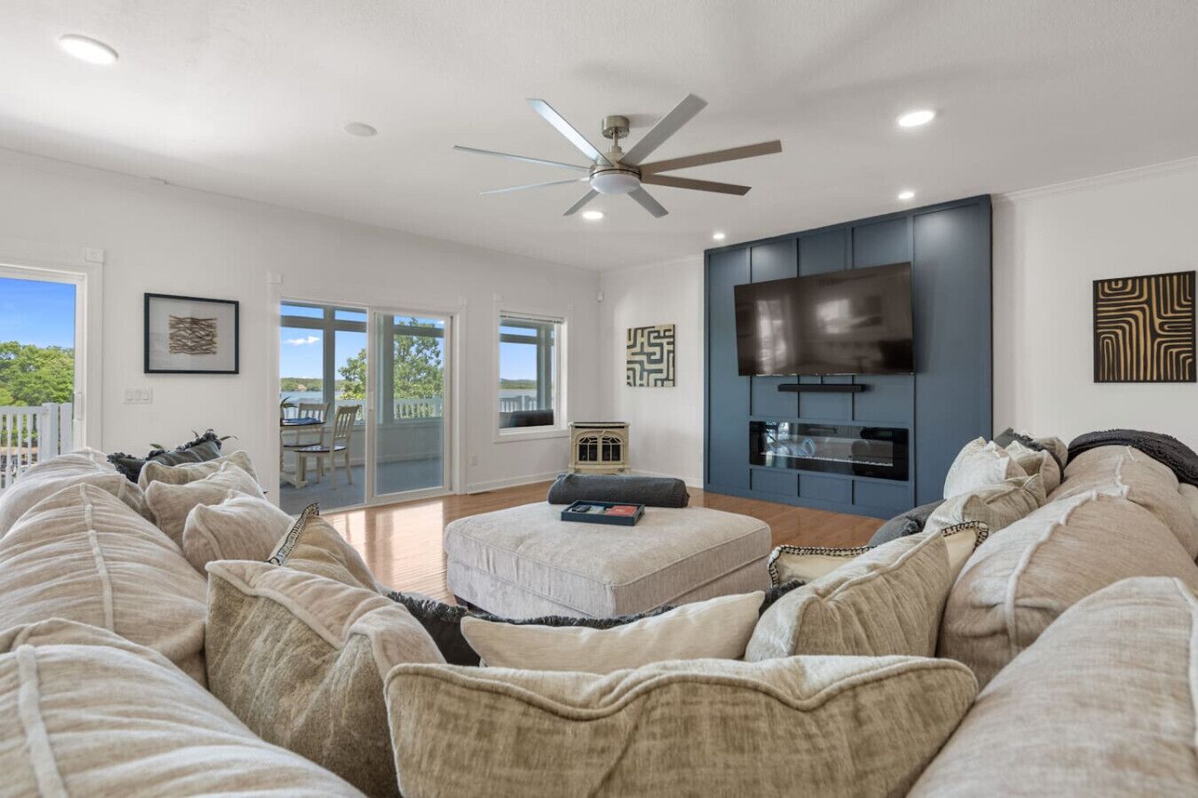 电视、壁炉、电子游戏