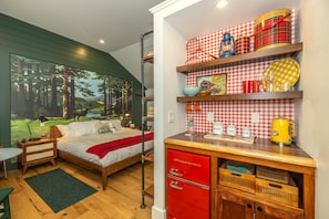 Luxury Room, 1 King Bed, Garden View | Egyptian cotton sheets, premium bedding, desk, laptop workspace