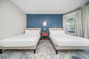 5 bedrooms, iron/ironing board, WiFi, bed sheets