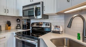 Fridge, microwave, oven, stovetop - Myrtle Beach 1BR City View condo on Oceanfront resort! (Myrtle Beach)
