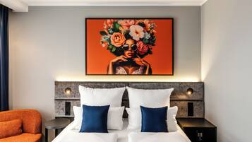 Hypo-allergenic bedding, travel cot, bed sheets