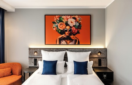 Ropa de cama de alta calidad y caja de seguridad en la habitación . Aiden by Best Western Velbert