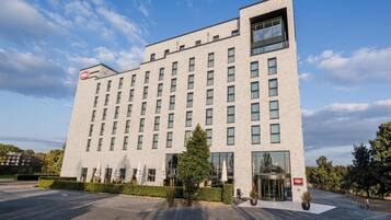 المنشأة من الخارج