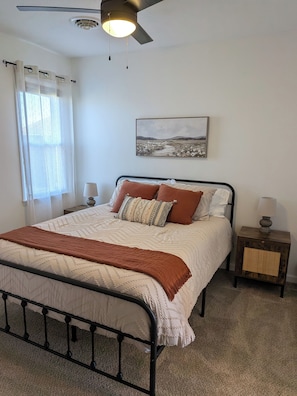2 bedrooms, iron/ironing board, free WiFi, bed sheets