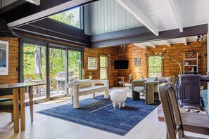 House (4 Bedrooms) | Front of property - Pool+hot Tub, Firepit Near Hikes, Shops, Dining Cragswood Lodge by Avantstay (New Paltz)