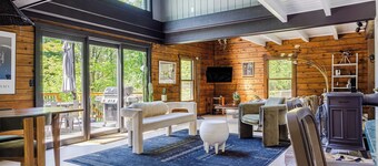 Pool+hot Tub, Firepit Near Hikes, Shops, Dining Cragswood Lodge by Avantstay