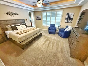 6 bedrooms, desk, iron/ironing board, travel cot