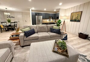 Smart-TV, peis og bøker