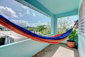 Comfort Apartment, 4 Bedrooms, Kitchen, Sea Facing | Terrace/patio