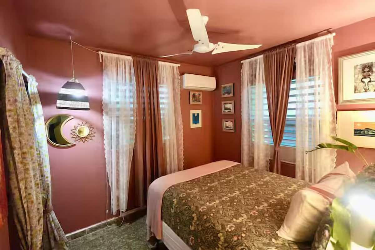 4 bedrooms, iron/ironing board