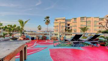 Comfort Apartment, 4 Bedrooms, Kitchen, Sea Facing | Terrace/patio