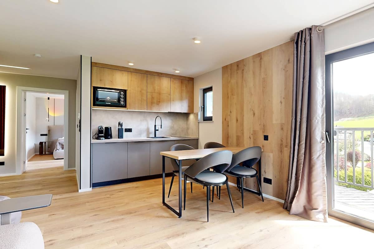 Signature-Apartment, Mehrere Betten, Bergblick | Eigene Küche