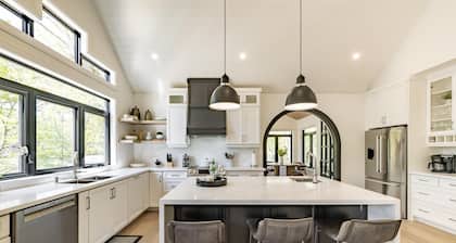 Private 5 bed 4 bath cottage on Georgian Bay