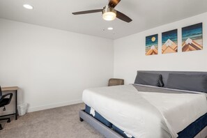 3 bedrooms, desk, iron/ironing board, free WiFi