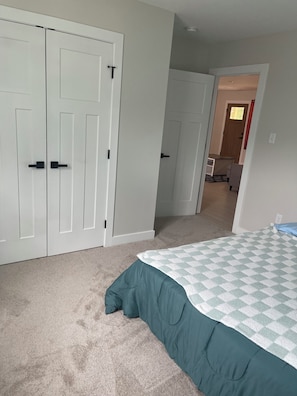 3 bedrooms, WiFi, bed sheets