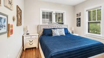 3 bedrooms, desk, iron/ironing board, WiFi