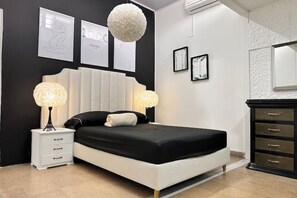 9 bedrooms, iron/ironing board, WiFi, bed sheets