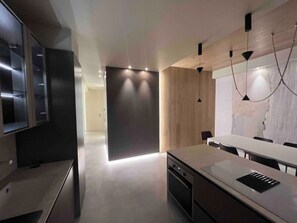 Kühlschrank, Ofen, Herdplatte, Geschirrspüler