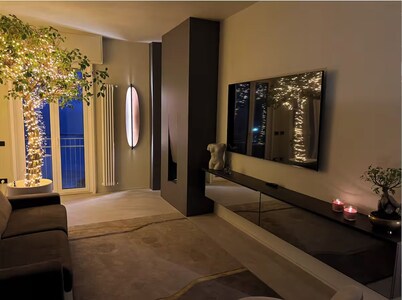 Super Beachfront Penthouse for Families with Breakfast, 2 Parking Spaces, Private Beach