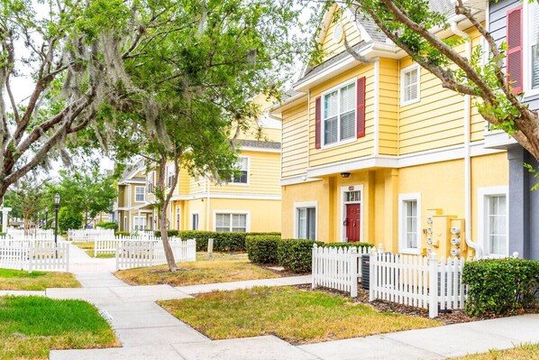 Exterior - 4 Bedroom 3 Bathroom Villas At Seven Dwarfs 4-108 (Kissimmee)