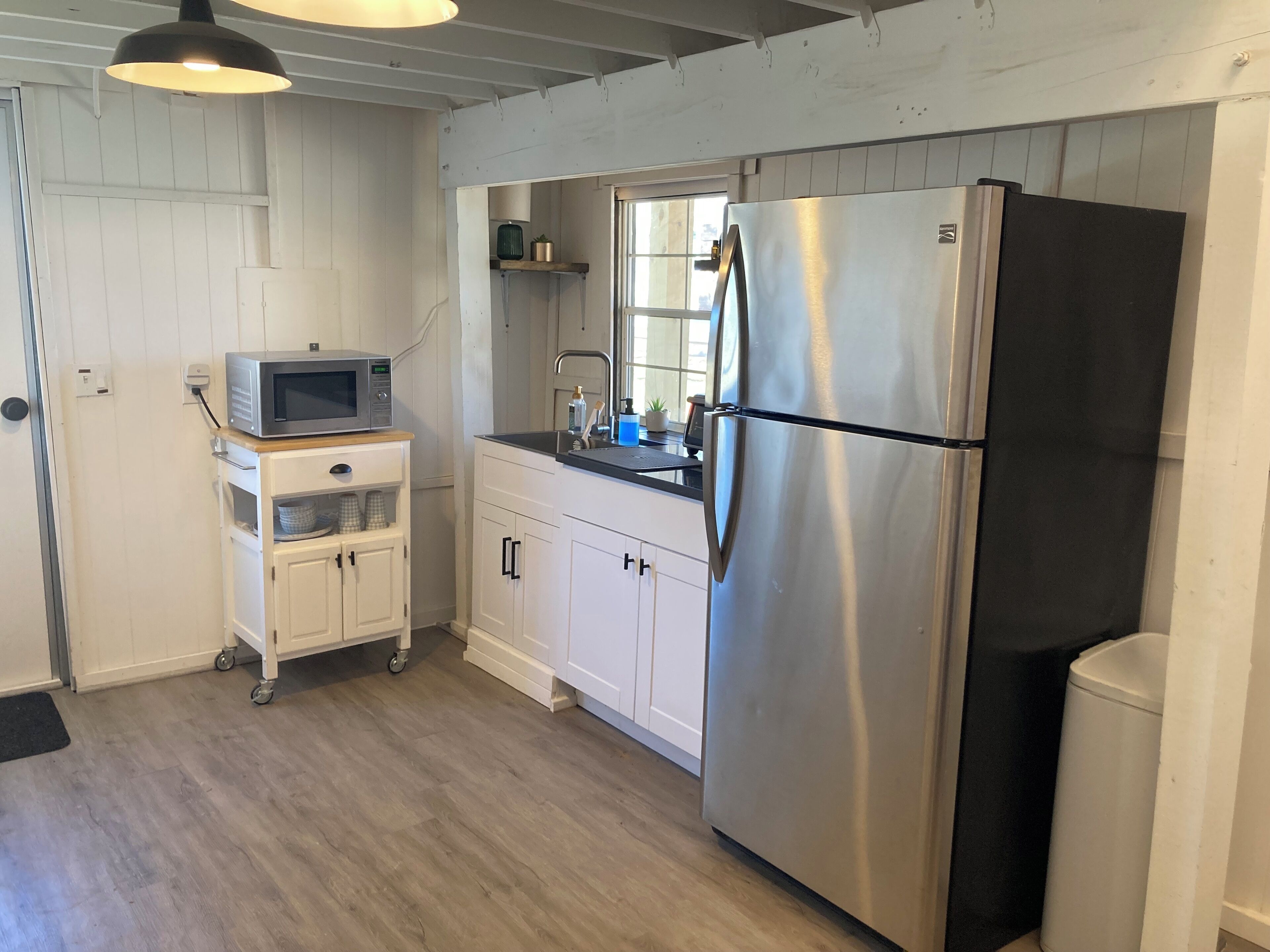 冰箱、微波炉、茶具/咖啡用具、电热水壶