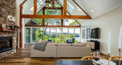 4BR/4BA Lake View Estate | 4,000 Sqft | Sleeps 12 | Near Cashiers & Highlands